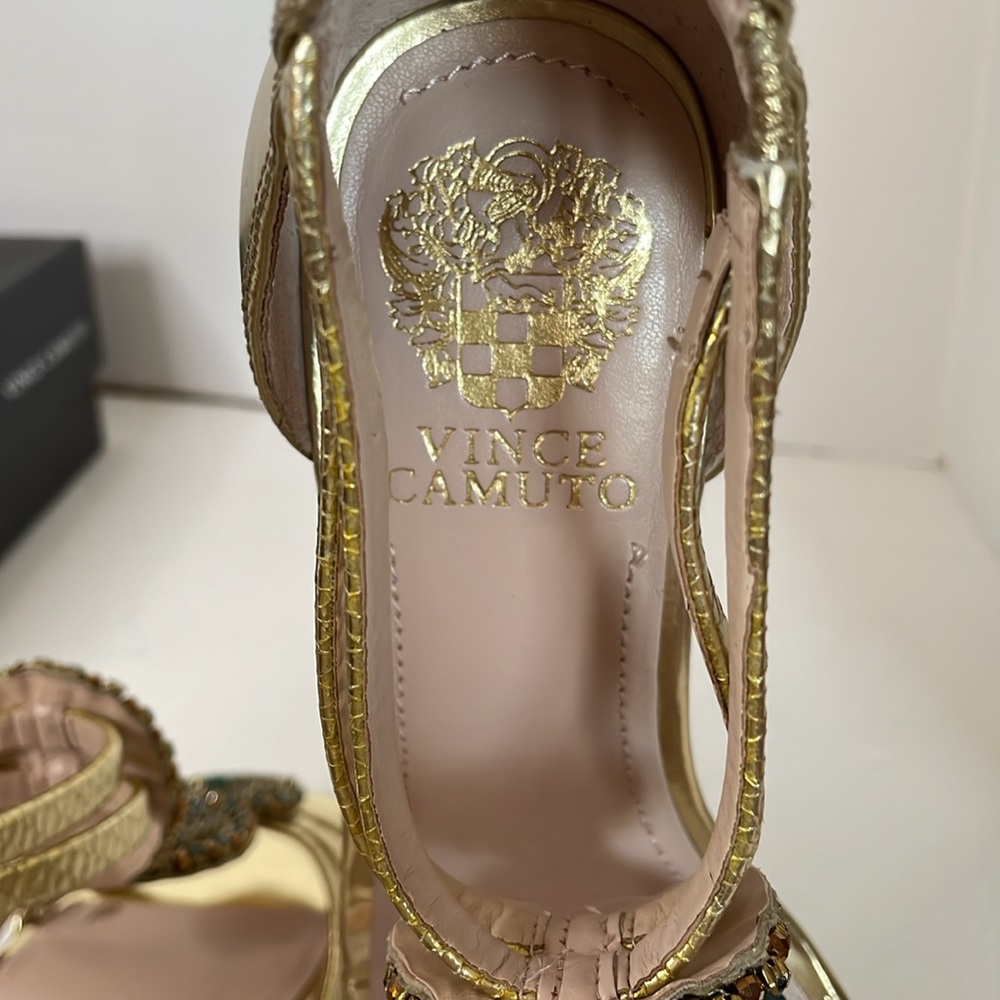 Vince Camuto VC Bayle gold snakeskin sandal wedge shoes size Women’s 7.5W - Picture 13 of 17